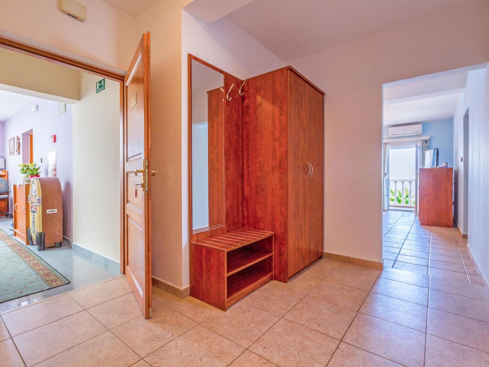 Apartment Delfin-2 By Interhome *